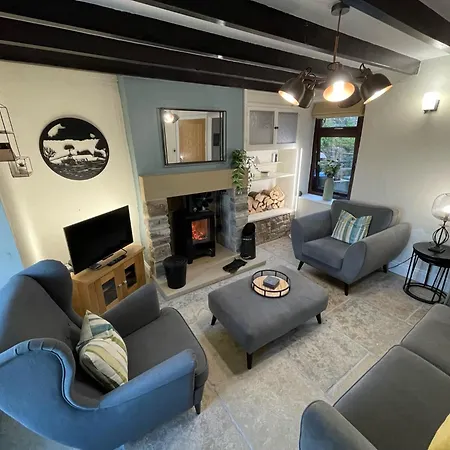 Muddy Paws Cottages - The Nook Taddington Exterior photo